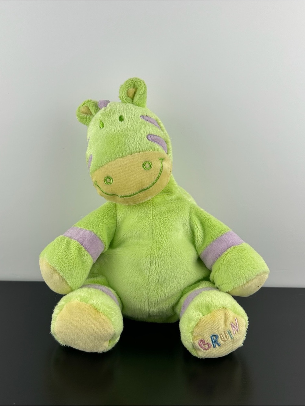 Toys R Us RARE Bruin Baby Zebra Giraffe 11” Embroidered Eyes Green Purple Plush